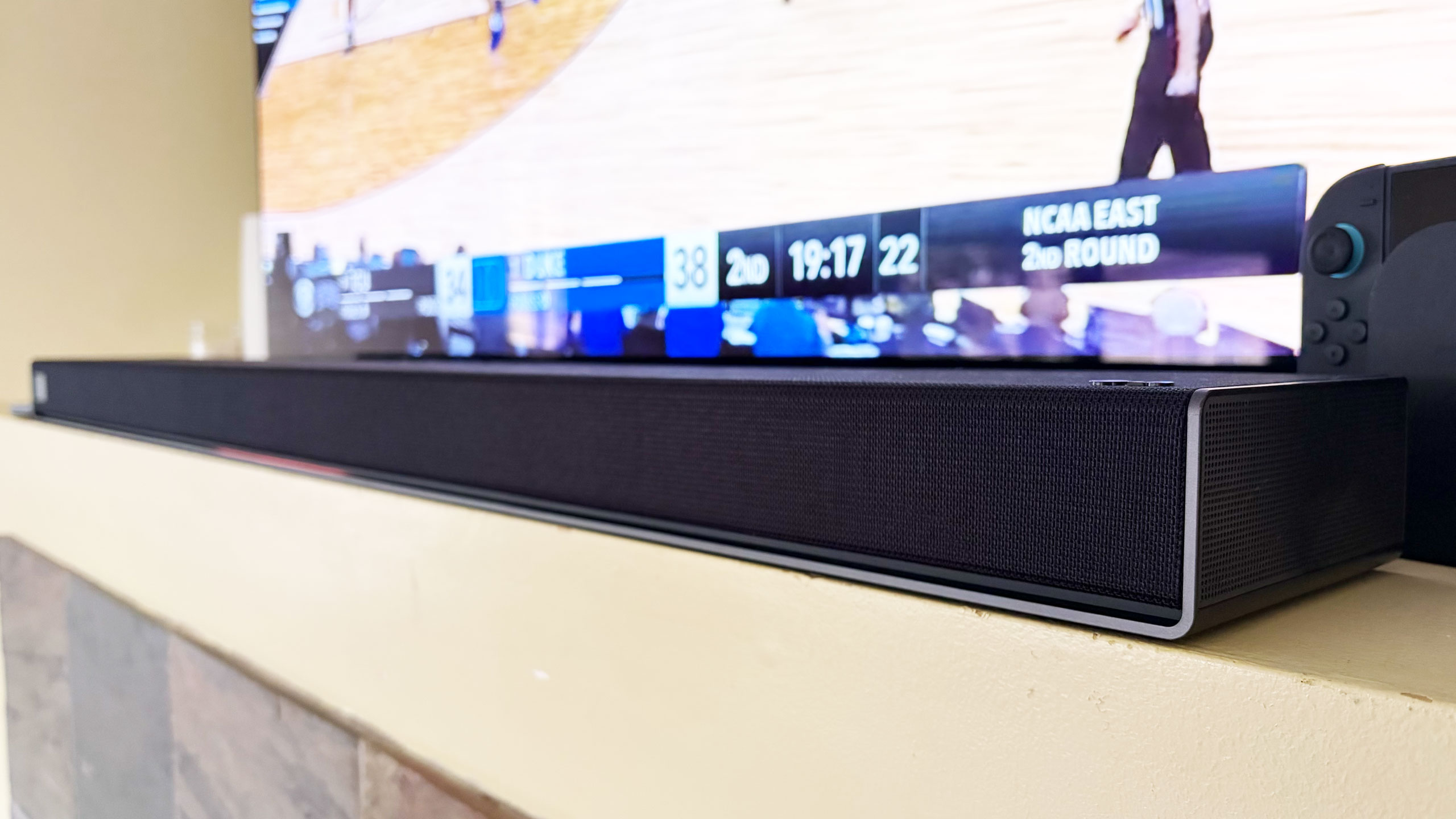 LG Sound Suite H7 soundbar