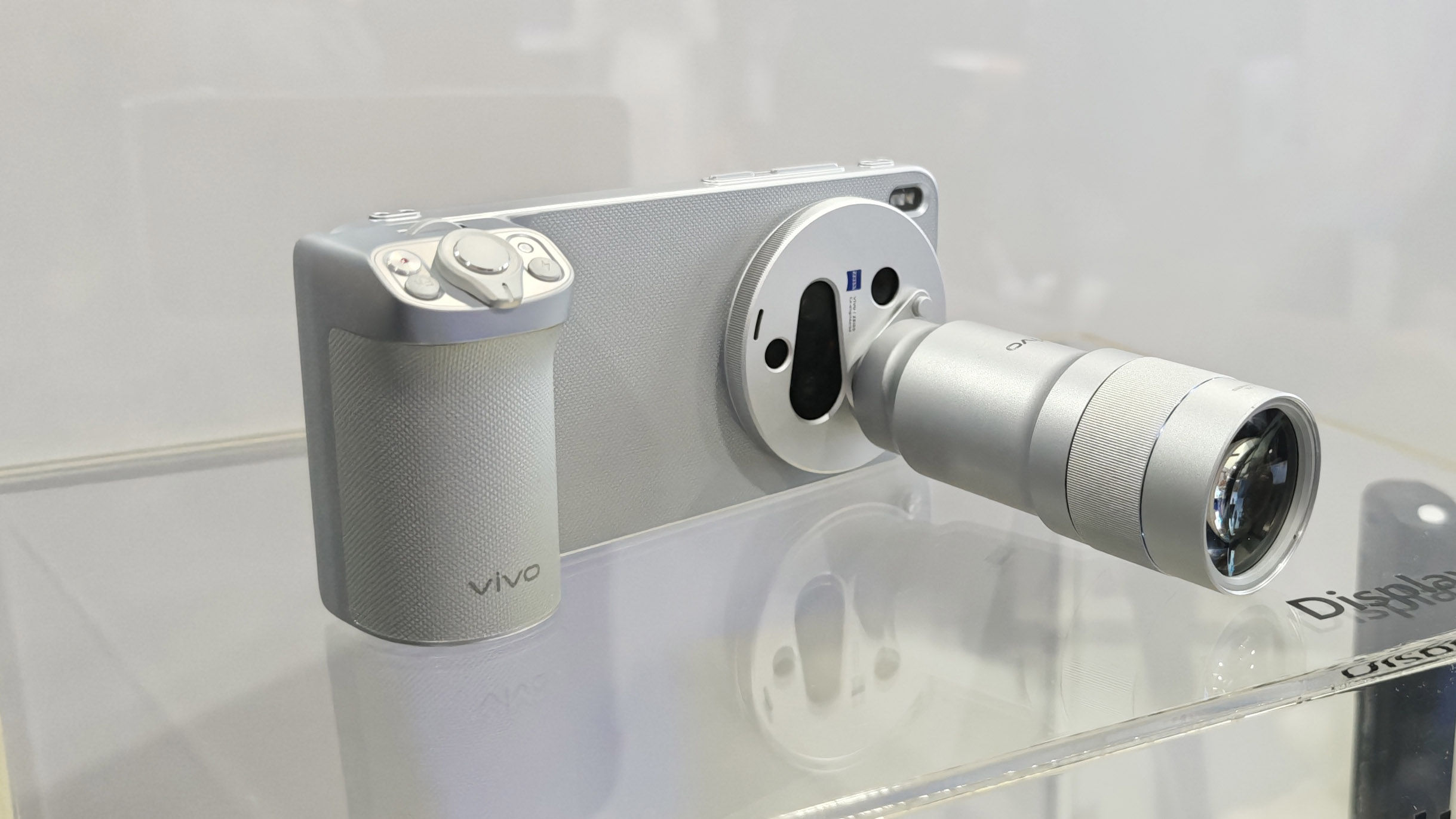 Vivo's X300 Ultra will launch globally with pro camera accessories