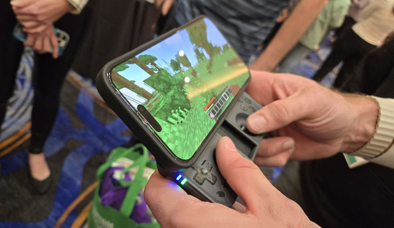 MCON mobile gamepad