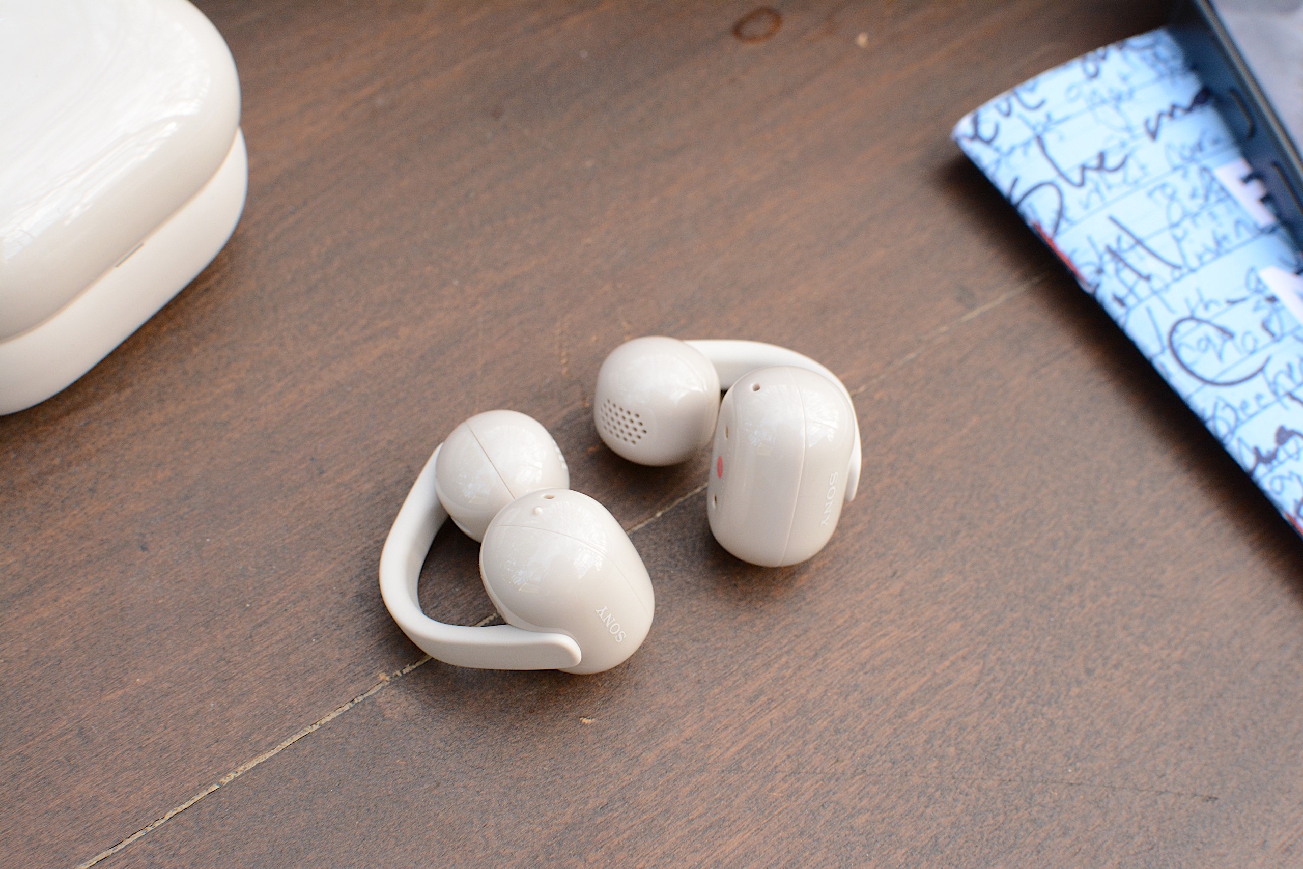 The LinkBuds Clip have both noise reduction and bone conduction tech for calls