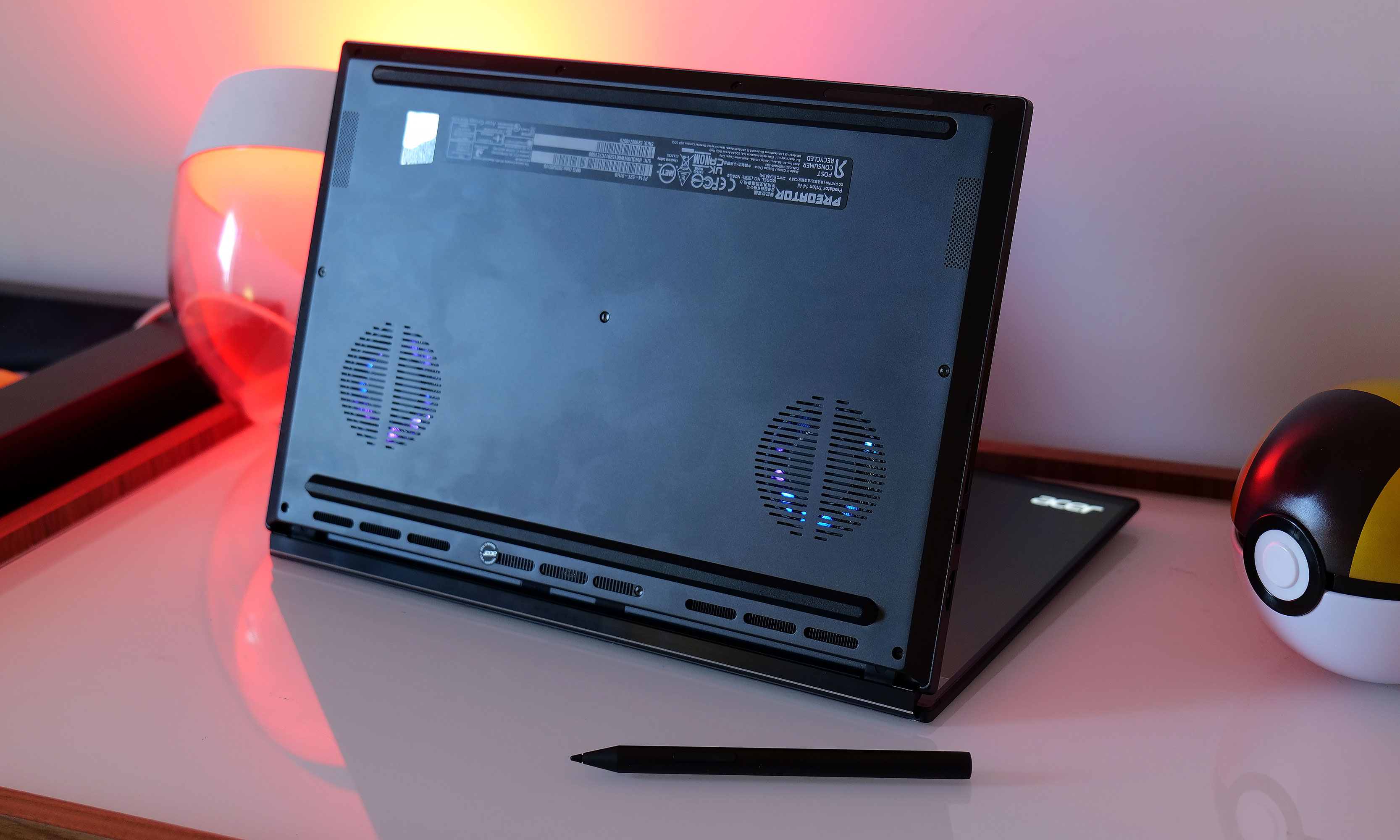 The Acer Predator Triton 14 AI's stay relatively cool in normal use thanks to a vapor chamber and a graphene-based thermal interface material. However, under heavy loads, it will still get a bit toasty. 