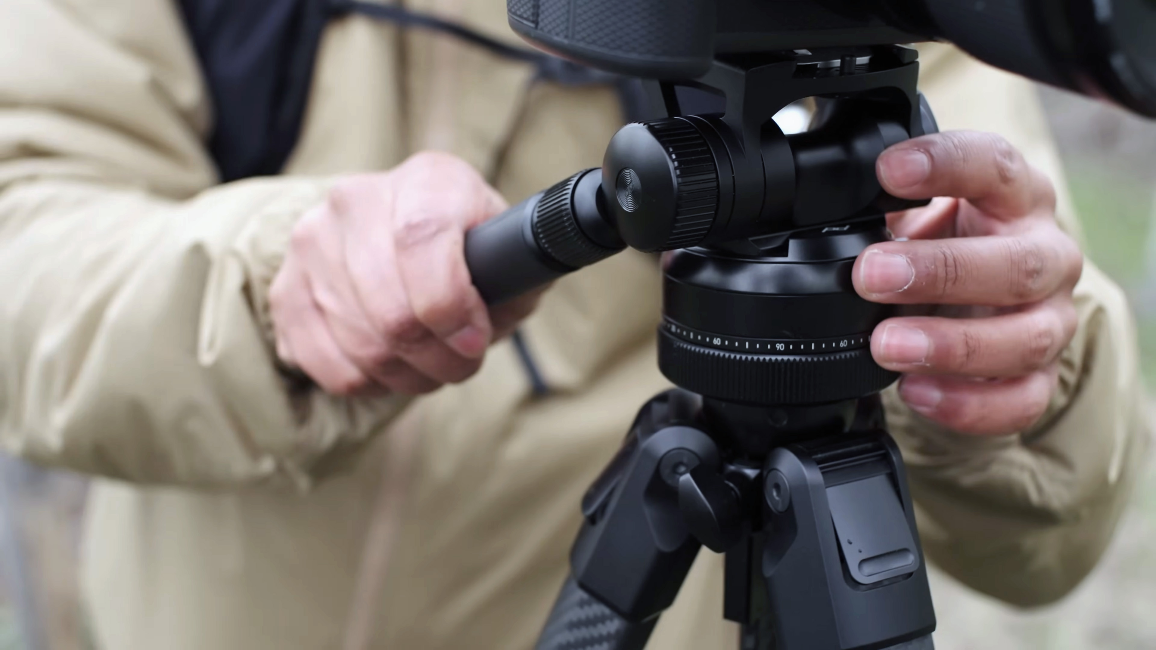 Closeup of the Pro Tripod's head.