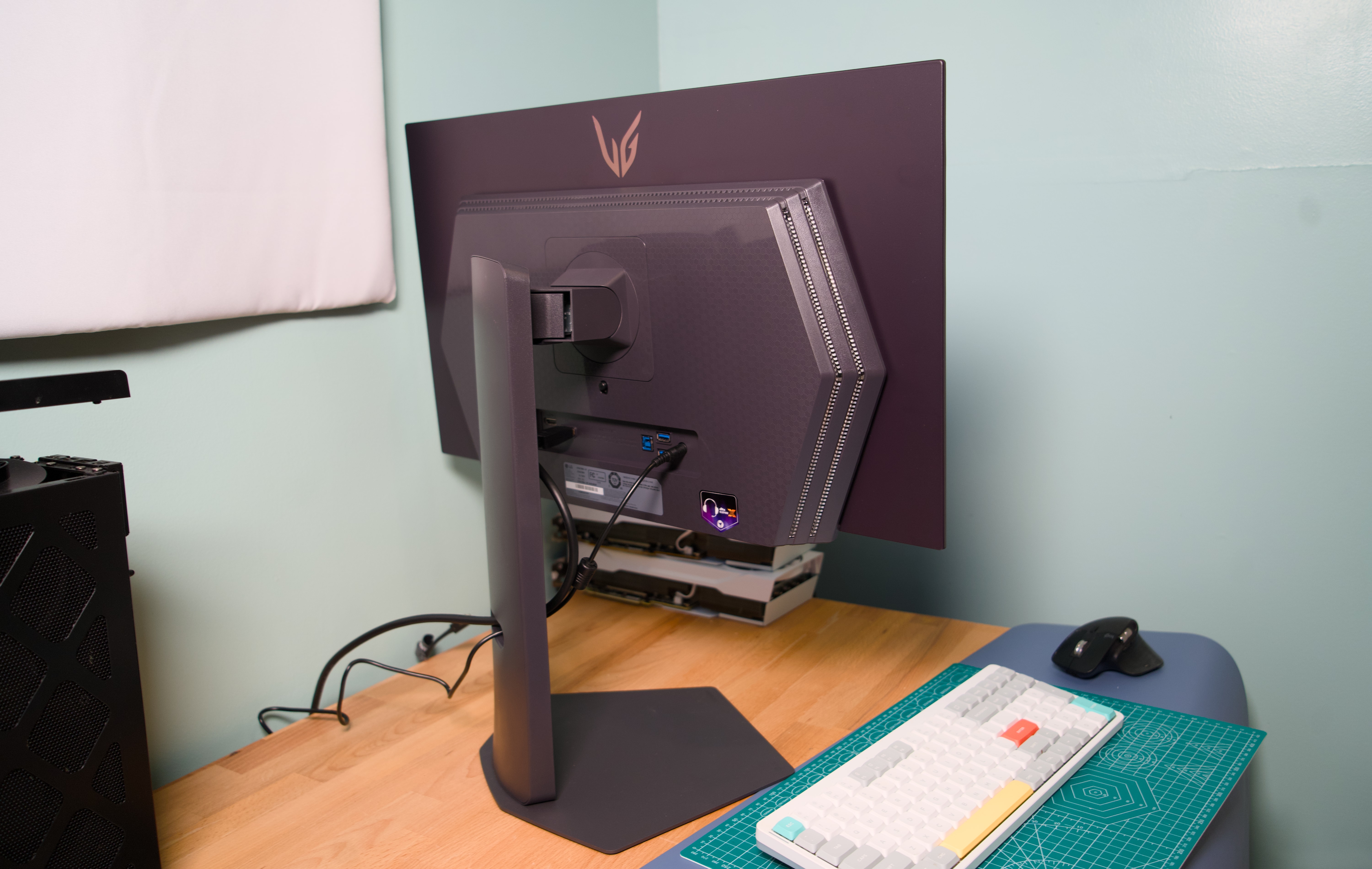 LG UltraGear 27