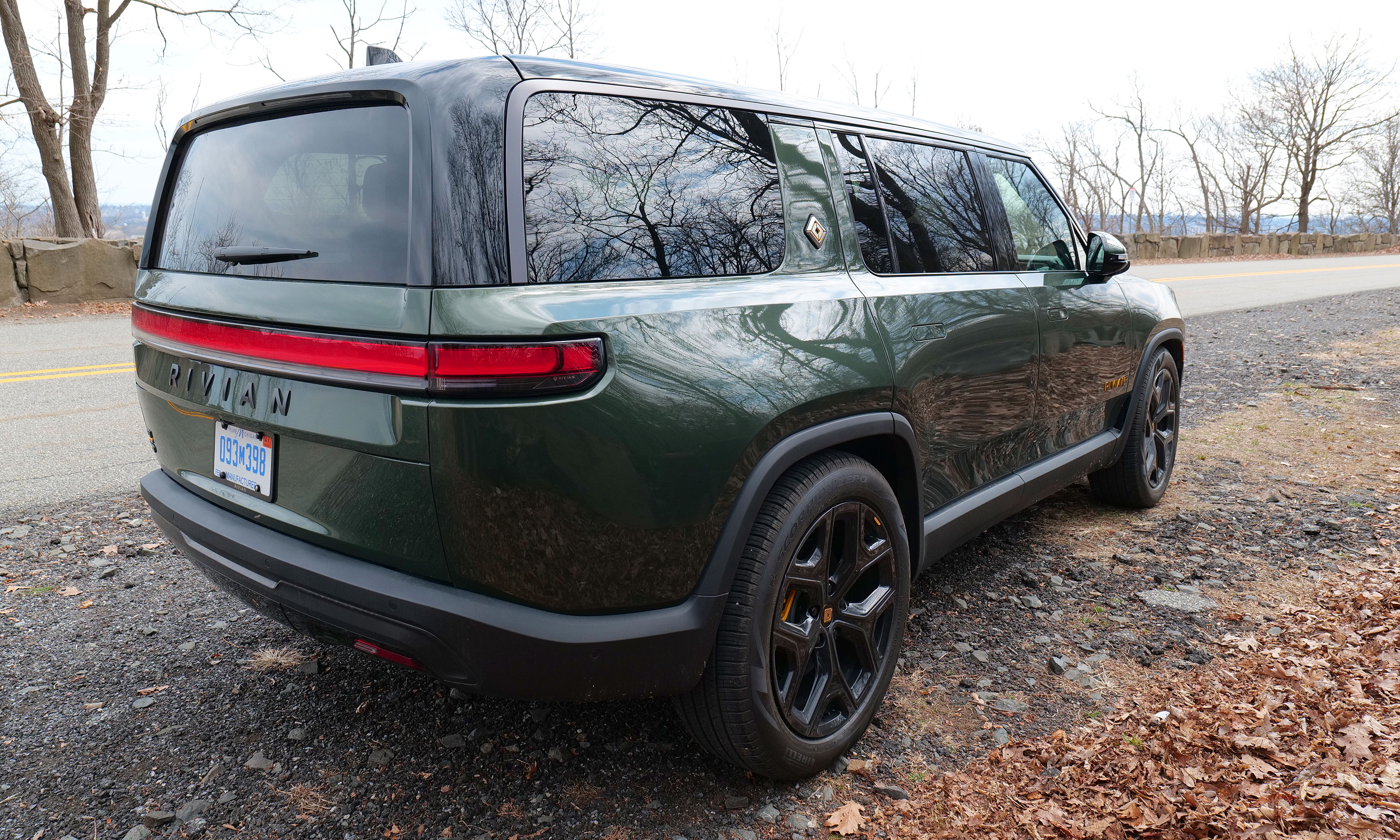 A rear angle shot of the Rivian R1S Gen 2. 
