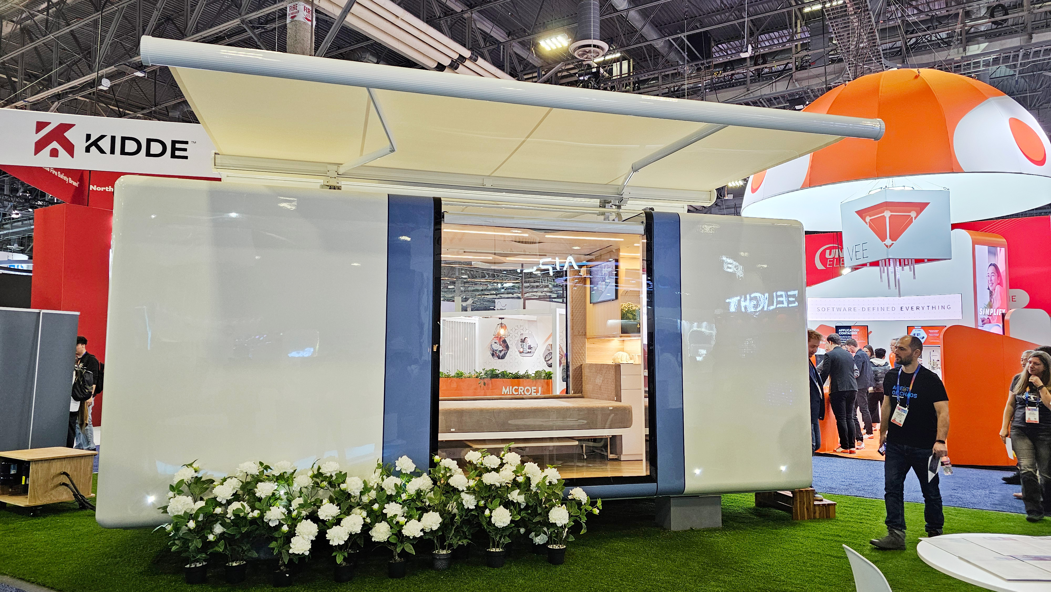 Haus microhaus Pro 2025 on the CES showroom floor