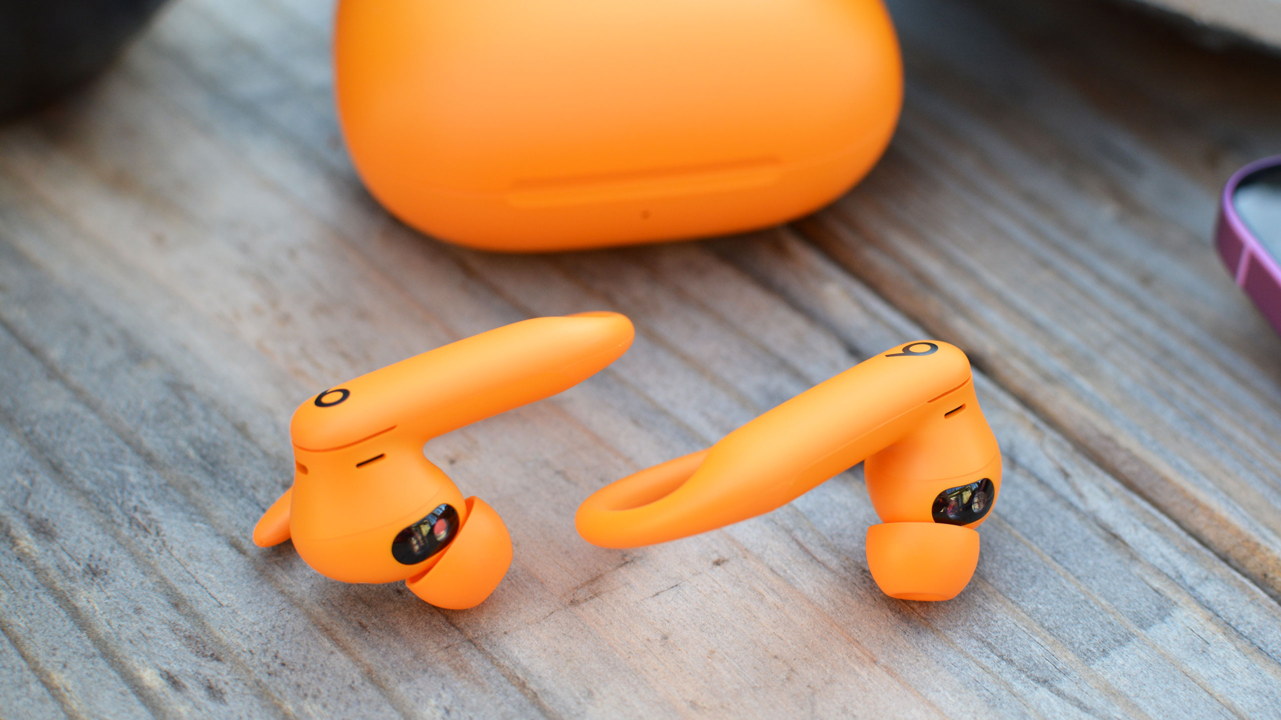 Both earbuds are equipped with heart-rate sensors. 