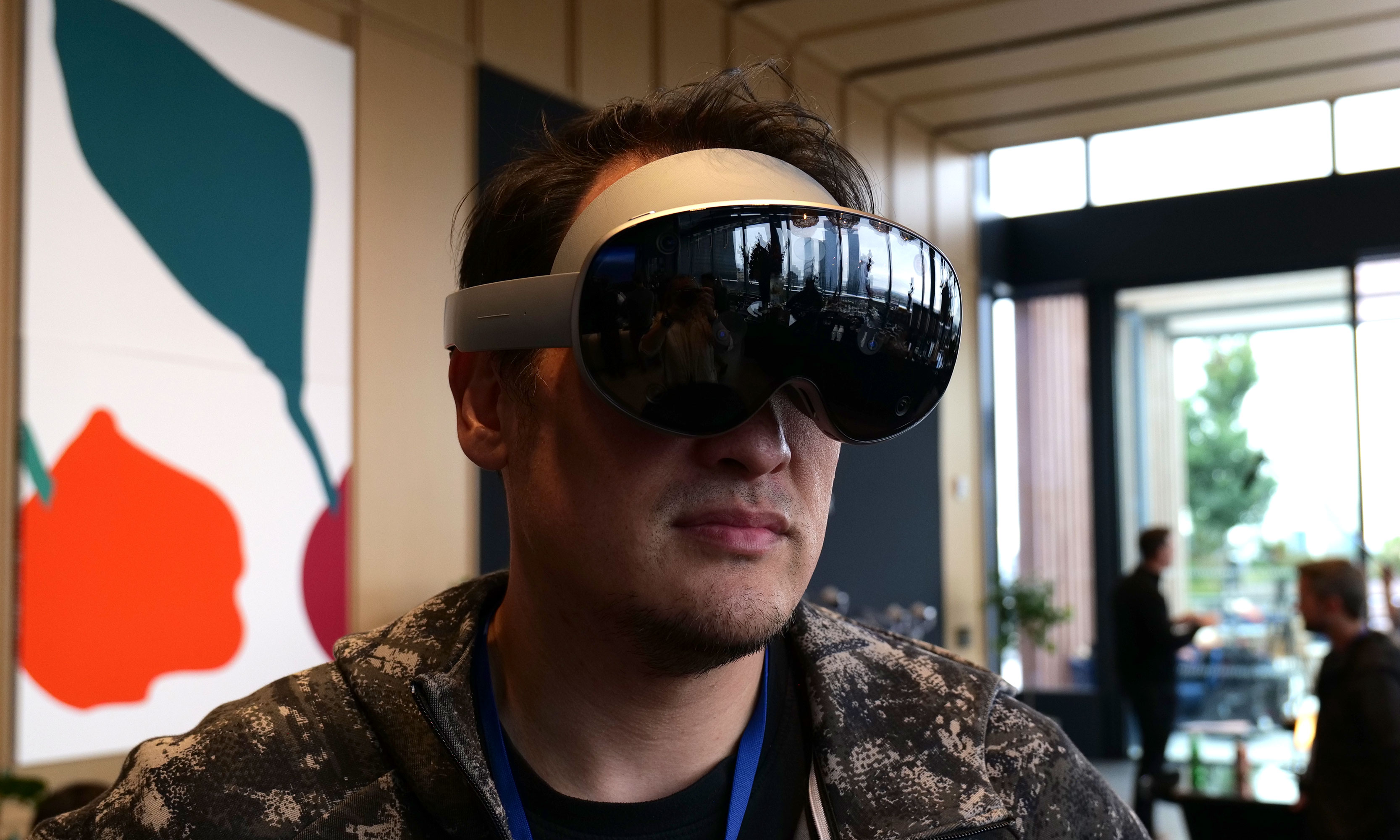 Engadget Senior Reporter Sam Rutherford wearing the Samsung Galaxy XR headset. 