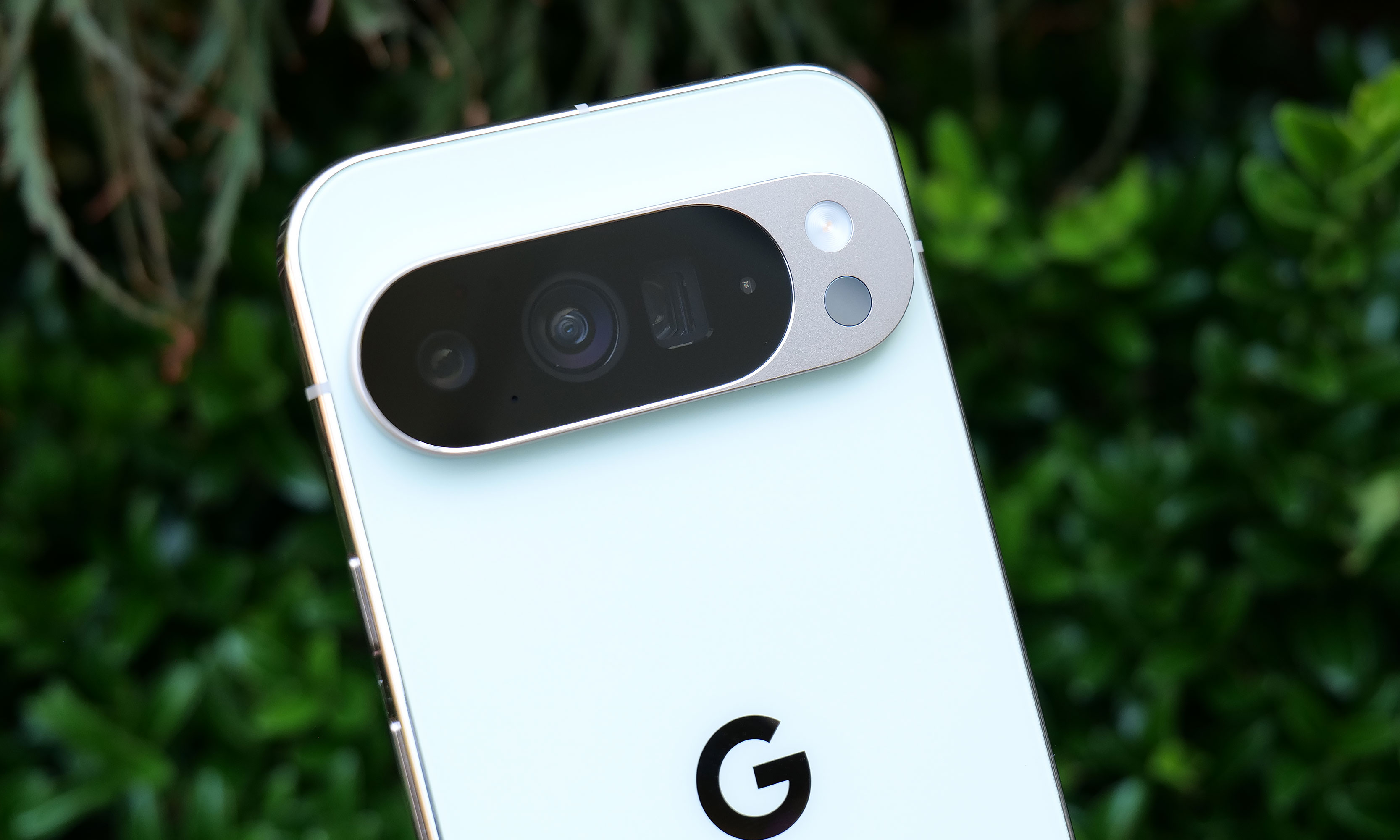 The Pixel 10 Pro and Pixel 10 Pro XL have three rear cameras: a 50MP main cam, a 48MP ultra-wide and a 48MP telephoto that can go all the way up to a 100x magnification thanks to Google's new Pro Res Zoom feature. 
