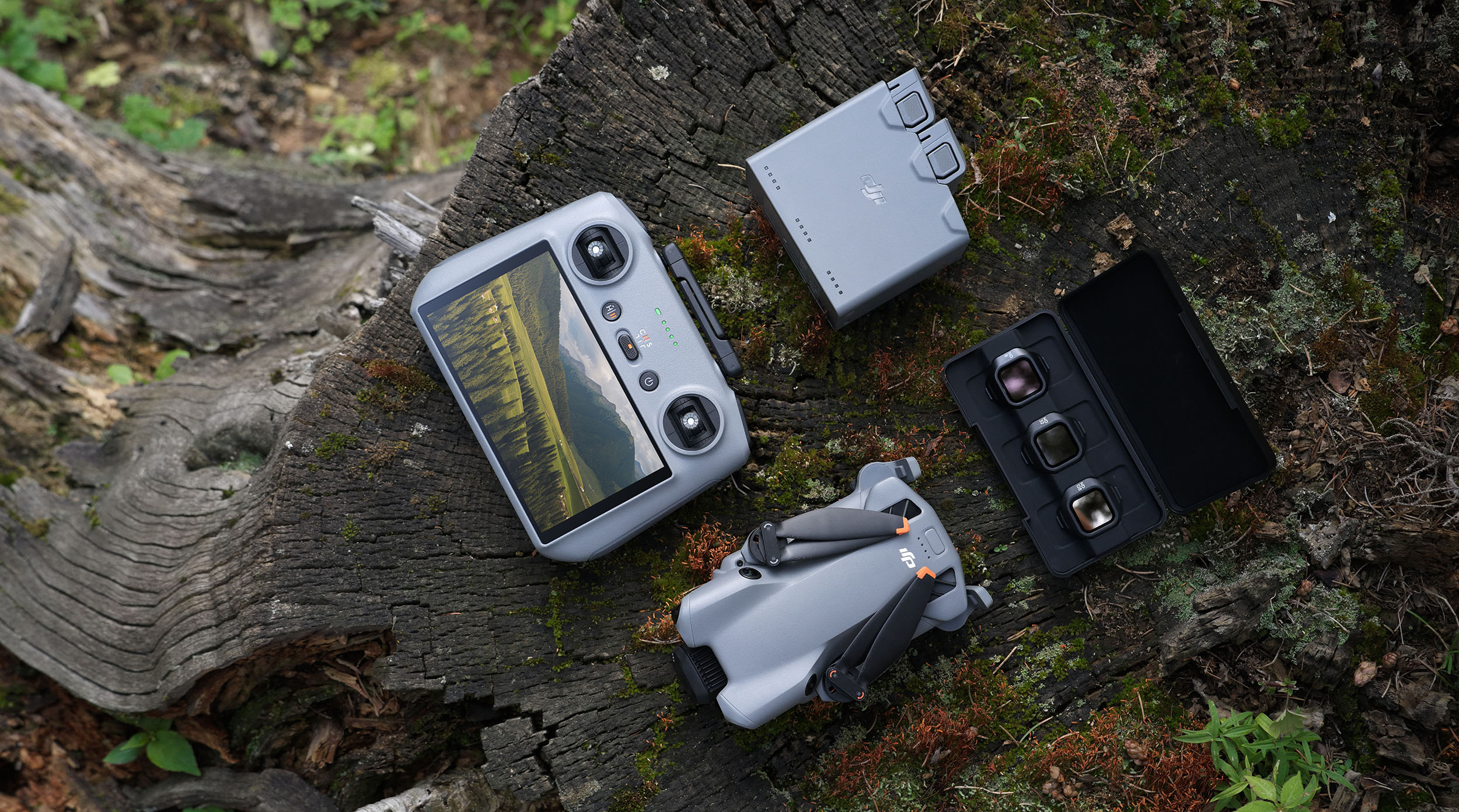 DJI Mini 5 Pro drone Fly More kit with RC 2 screen controller