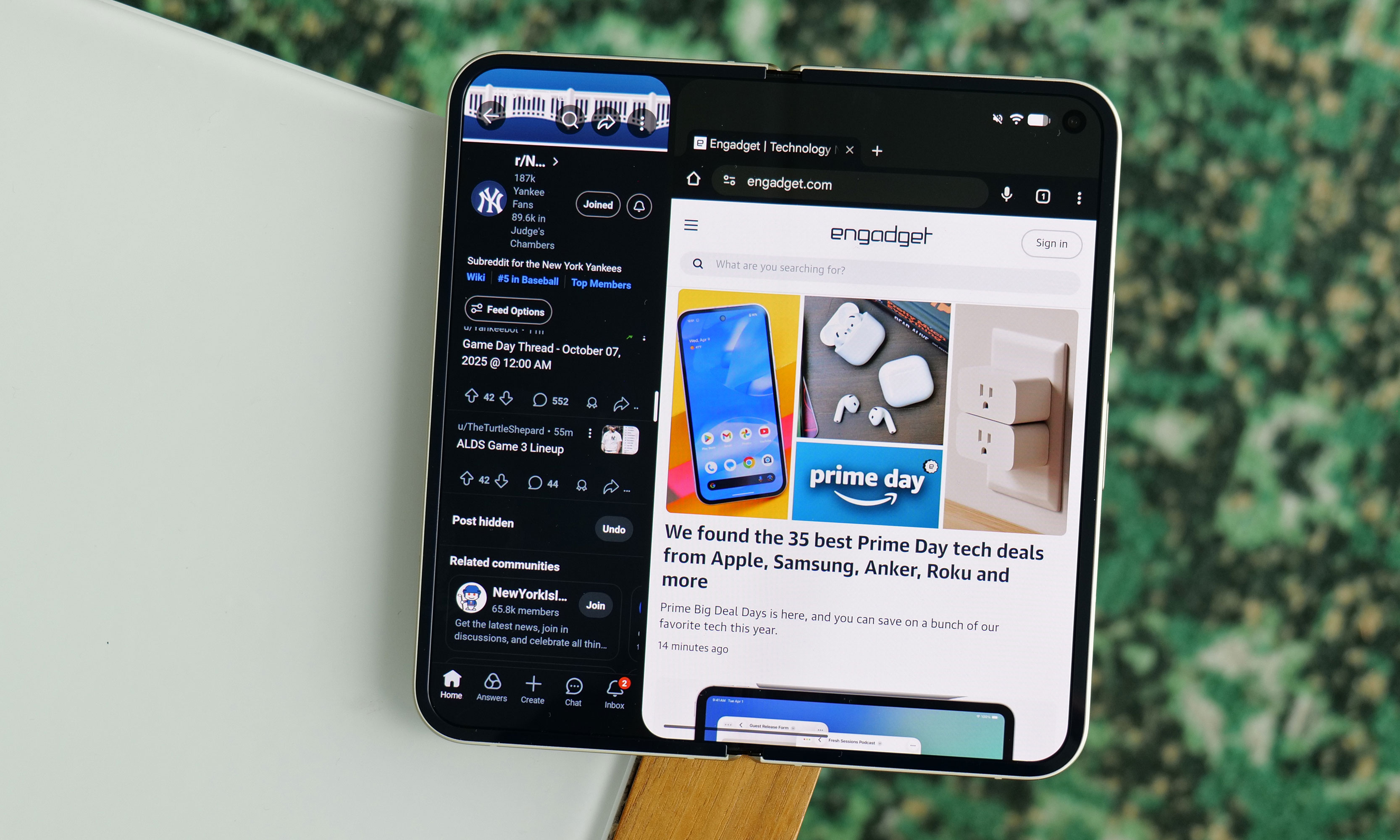 There's a new multitasking feature in the Pixel 10 Pro Fold that lets you customize the size of apps in split-screen mode and quickly expand them simply by tapping on their respective window. 