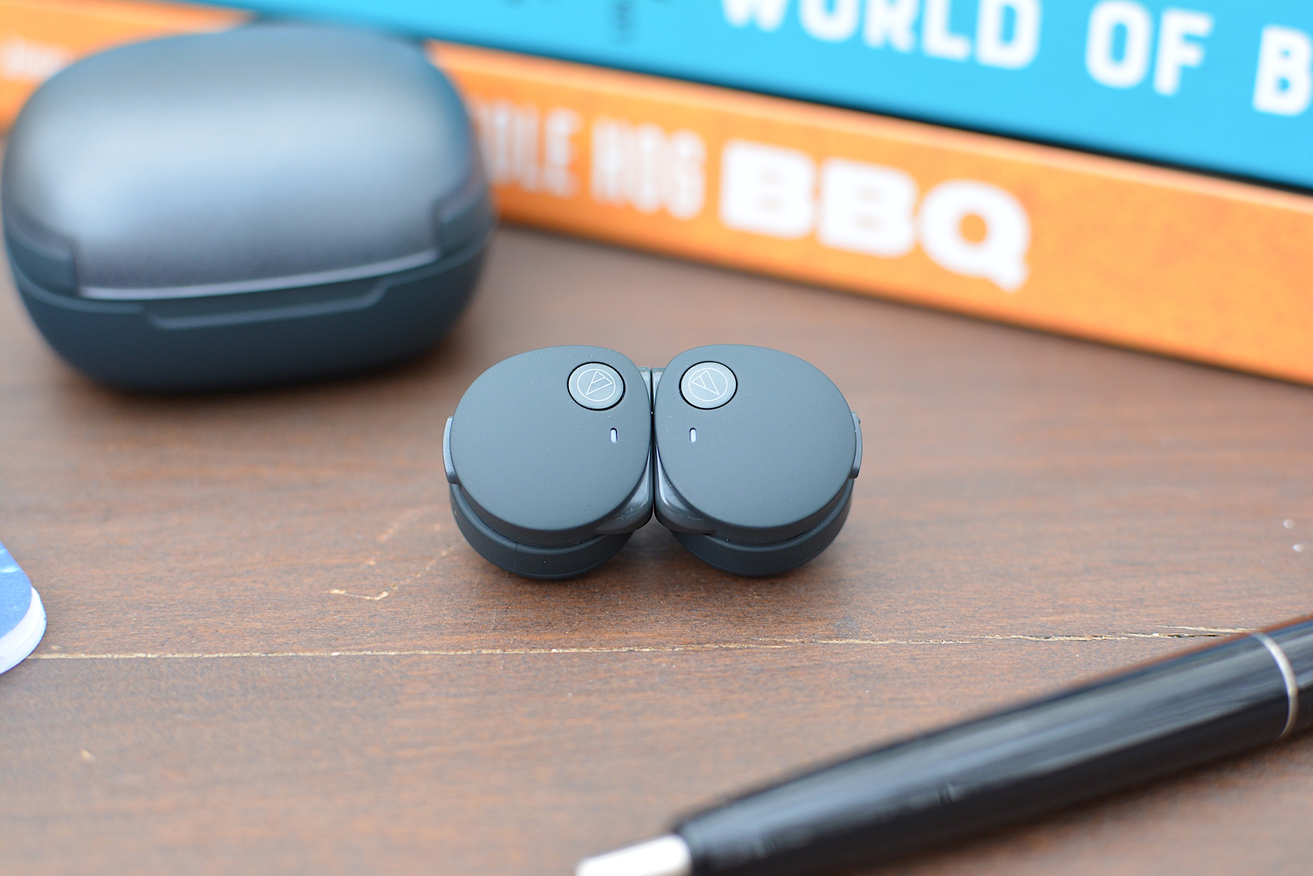Simply snap the two ATH-CKS50TW2 earbuds together and they'll turn off outside of the charging case. 