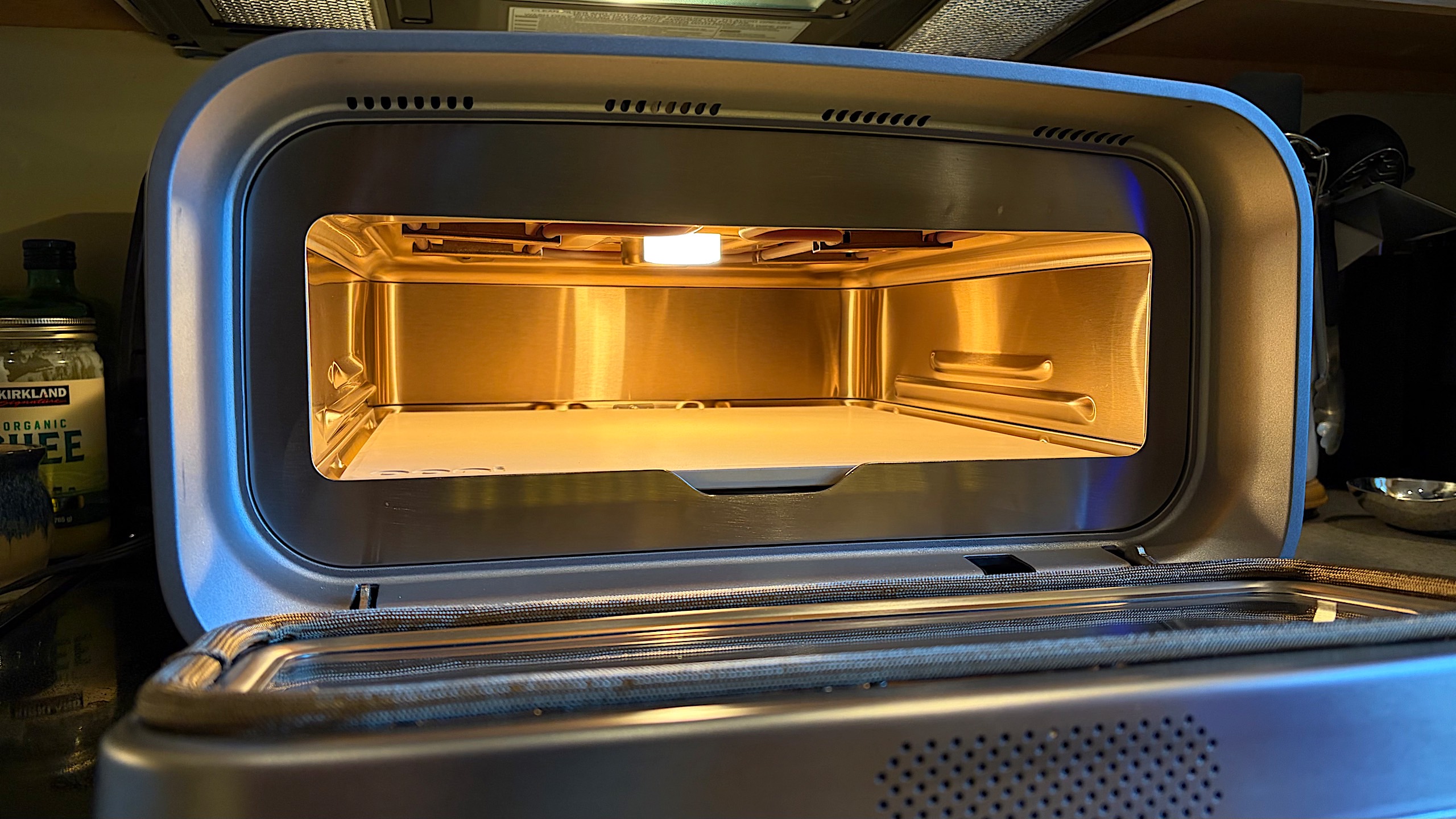 The Volt 2 has a square baking area that can fit 12-inch pizzas.