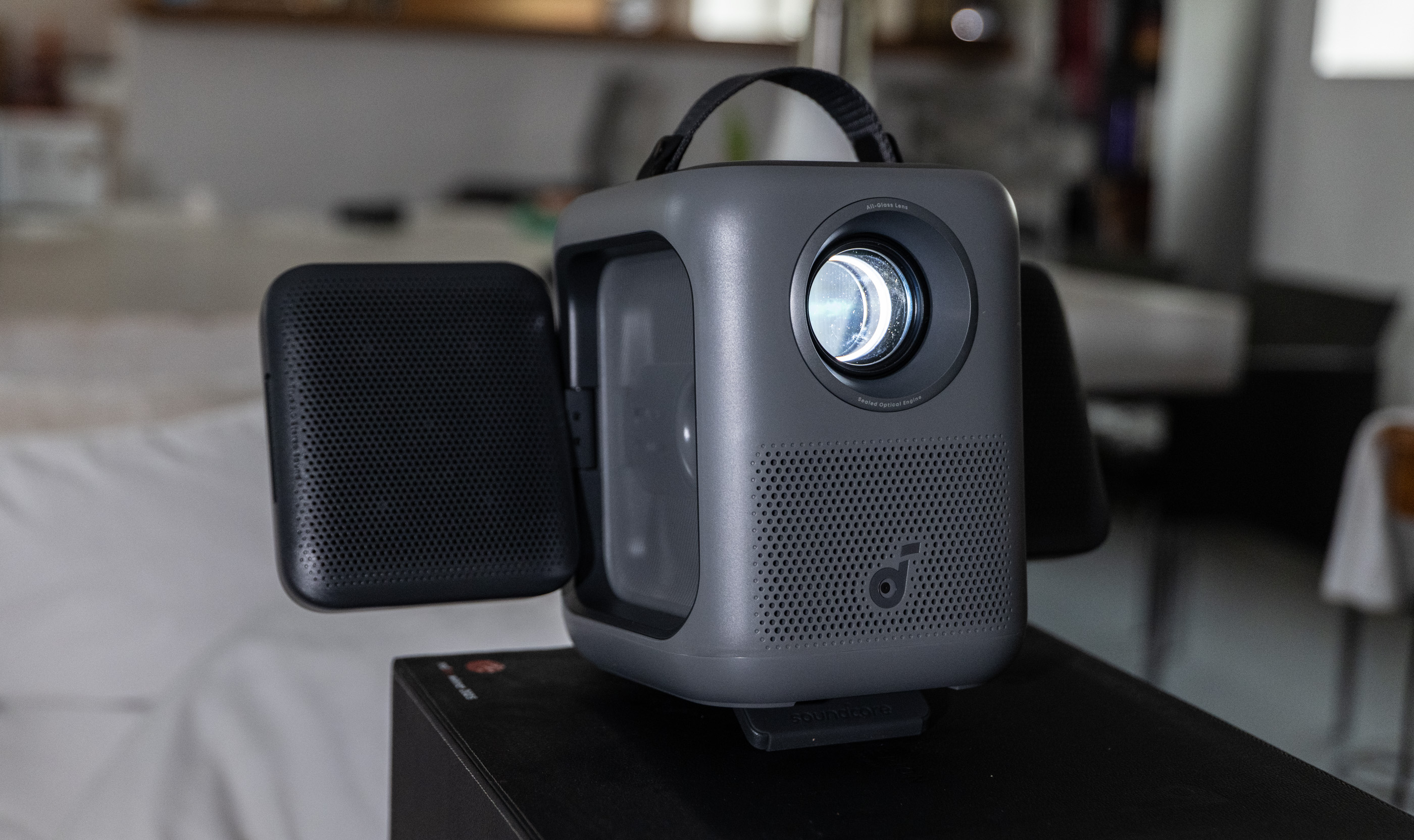 Soundcore Nebula P1i projector review: Colorful image and loud sound for very little money