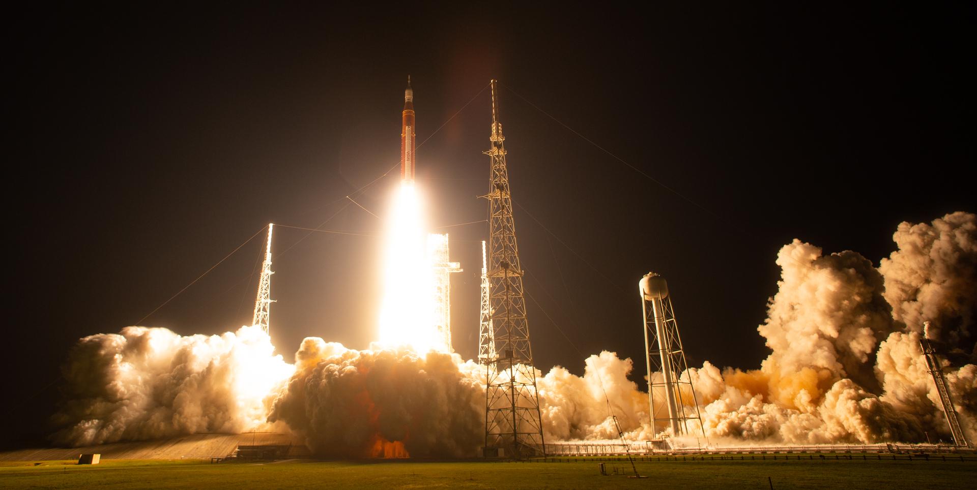 Image of the SLS’s launch.