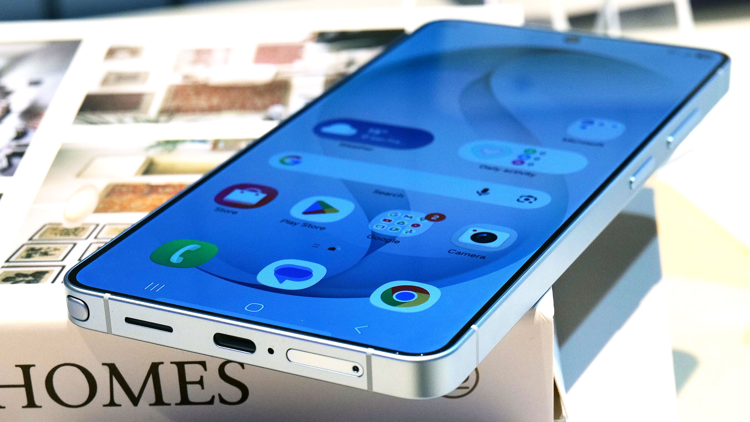 The bottom ports and stylus slot on a Galaxy S26 Ultra.