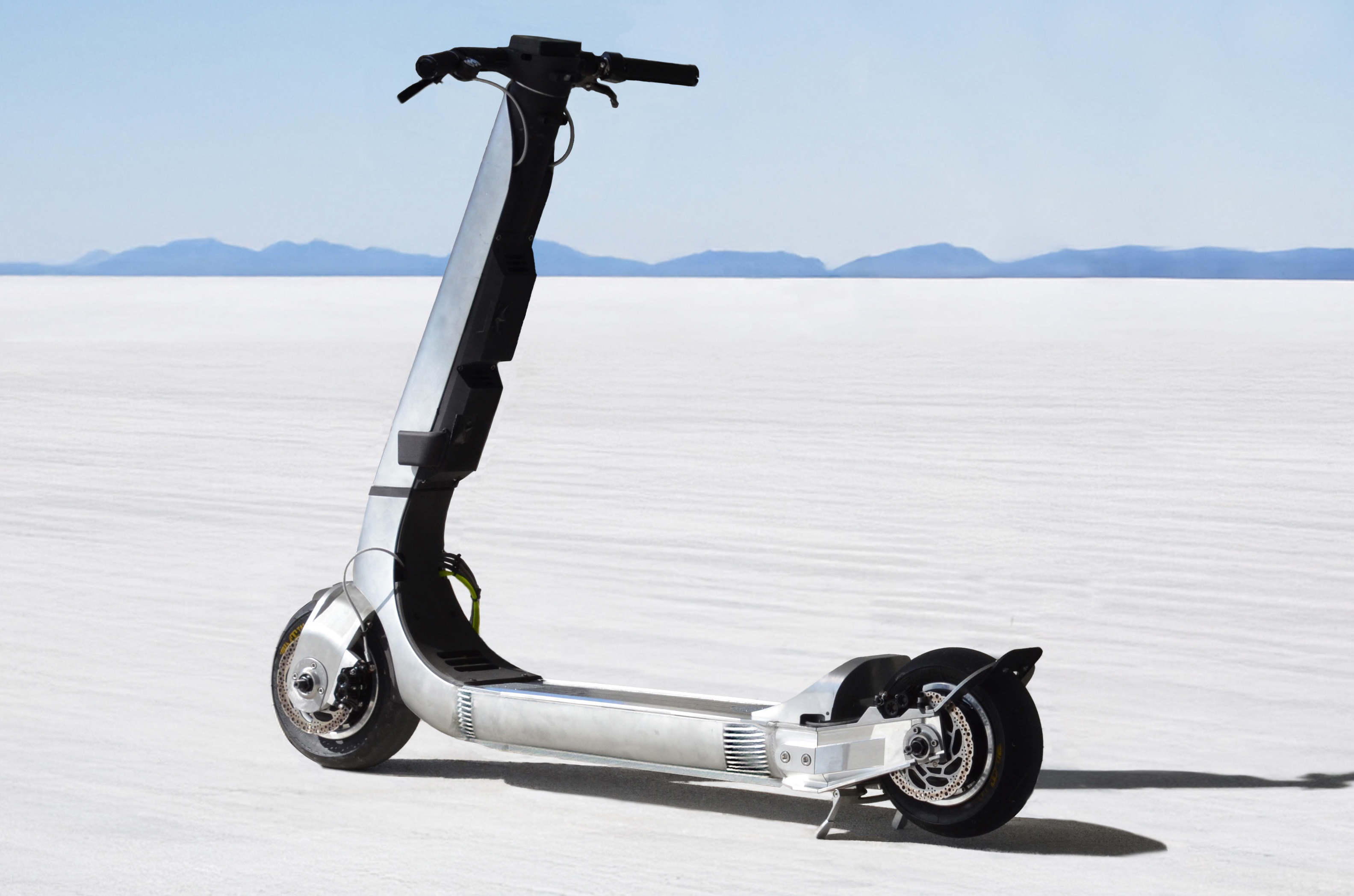 Image of the Bo Turbo on Bonneville Salt Flats