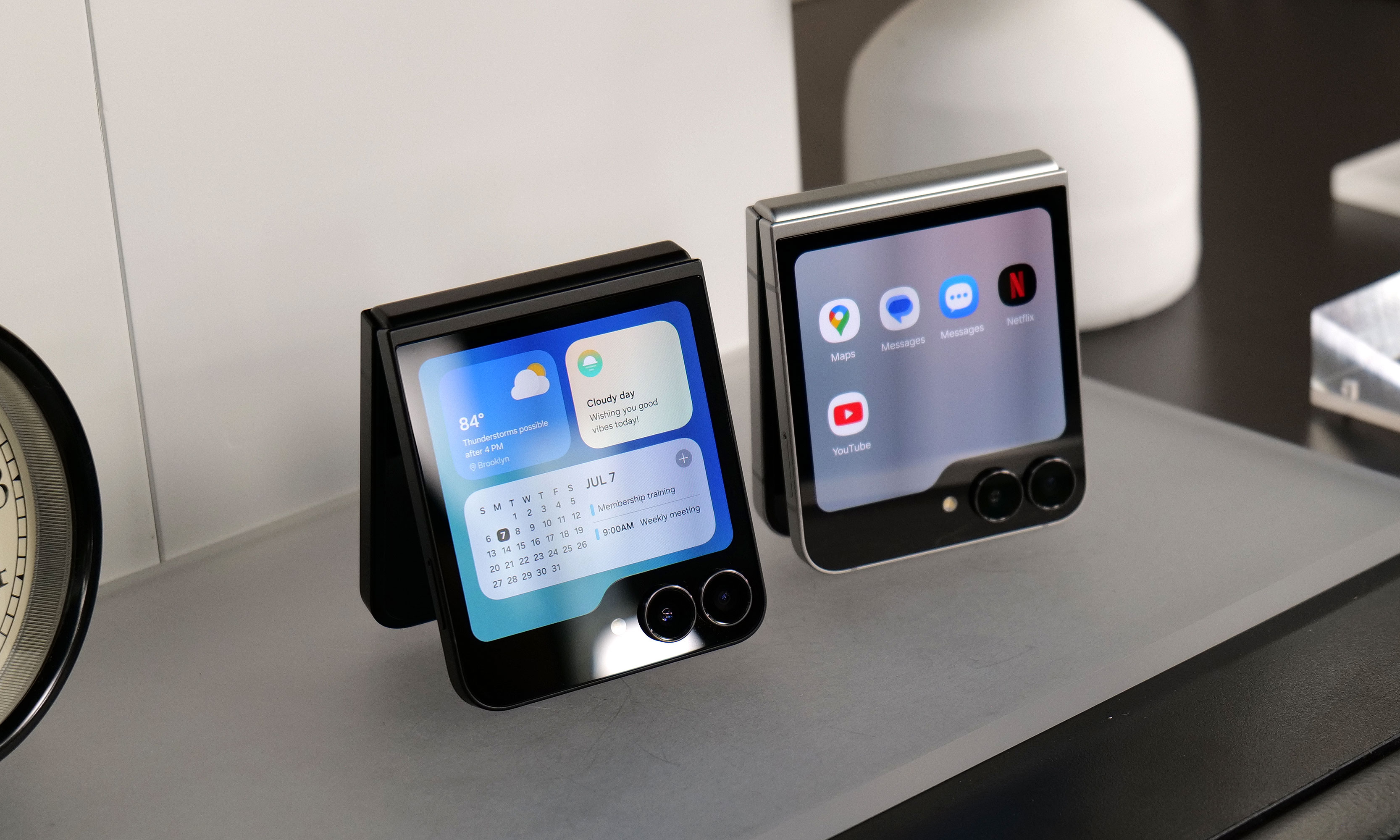 The Galaxy Z Flip 7 FE comes in two colors: black and white. 