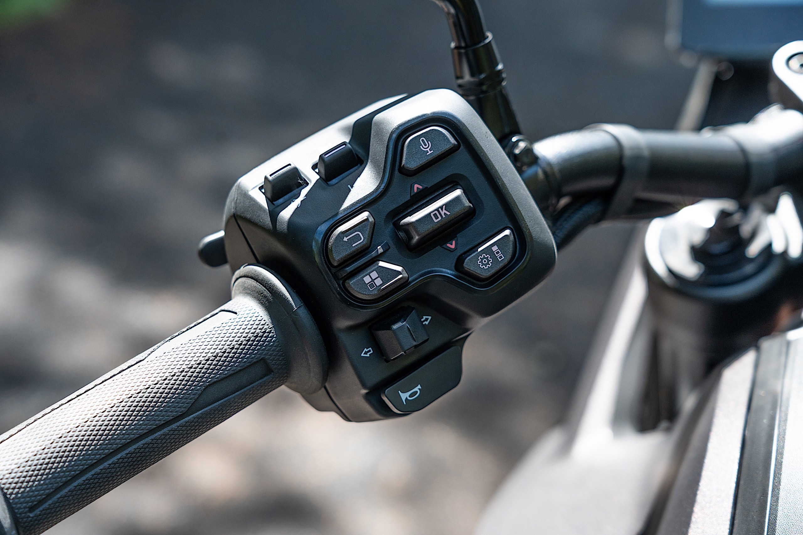 The controls on the left grip.