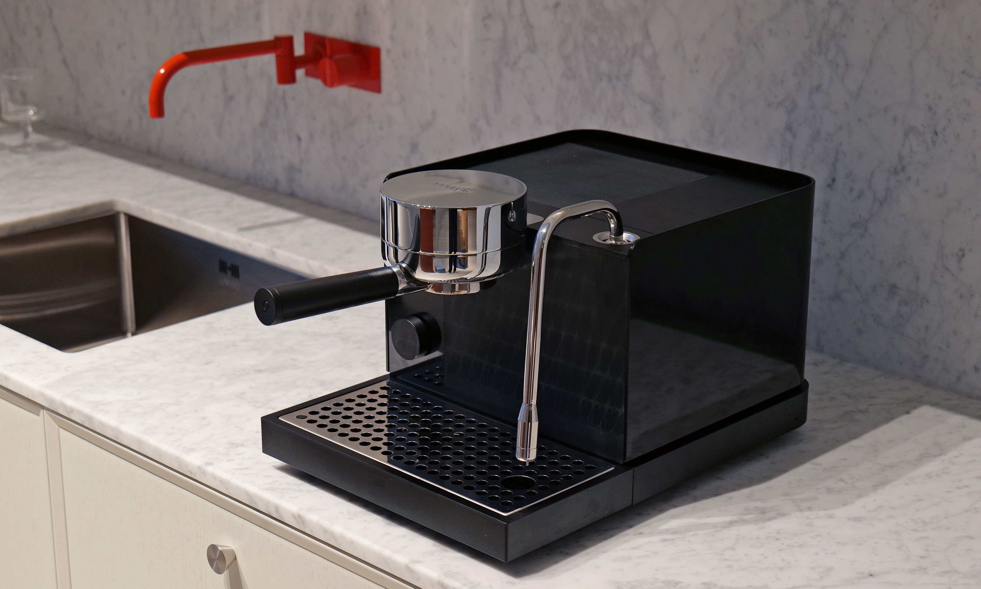 The Fellow Espresso Series 1 in black
