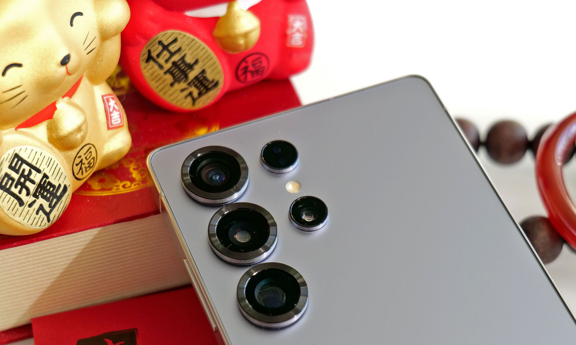 The Galaxy S25 Ultra features the same 200MP and 50MP 5x telephoto cameras as the previous model alongside a new 50MP sensor for its ultra-wide cam. 