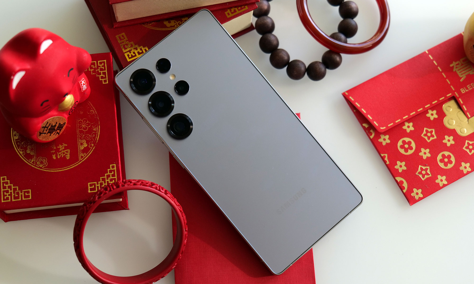 Like its predecessor, the S25 Ultra features a titanium frame along with new Gorilla Armor 2 panels in front and back. 