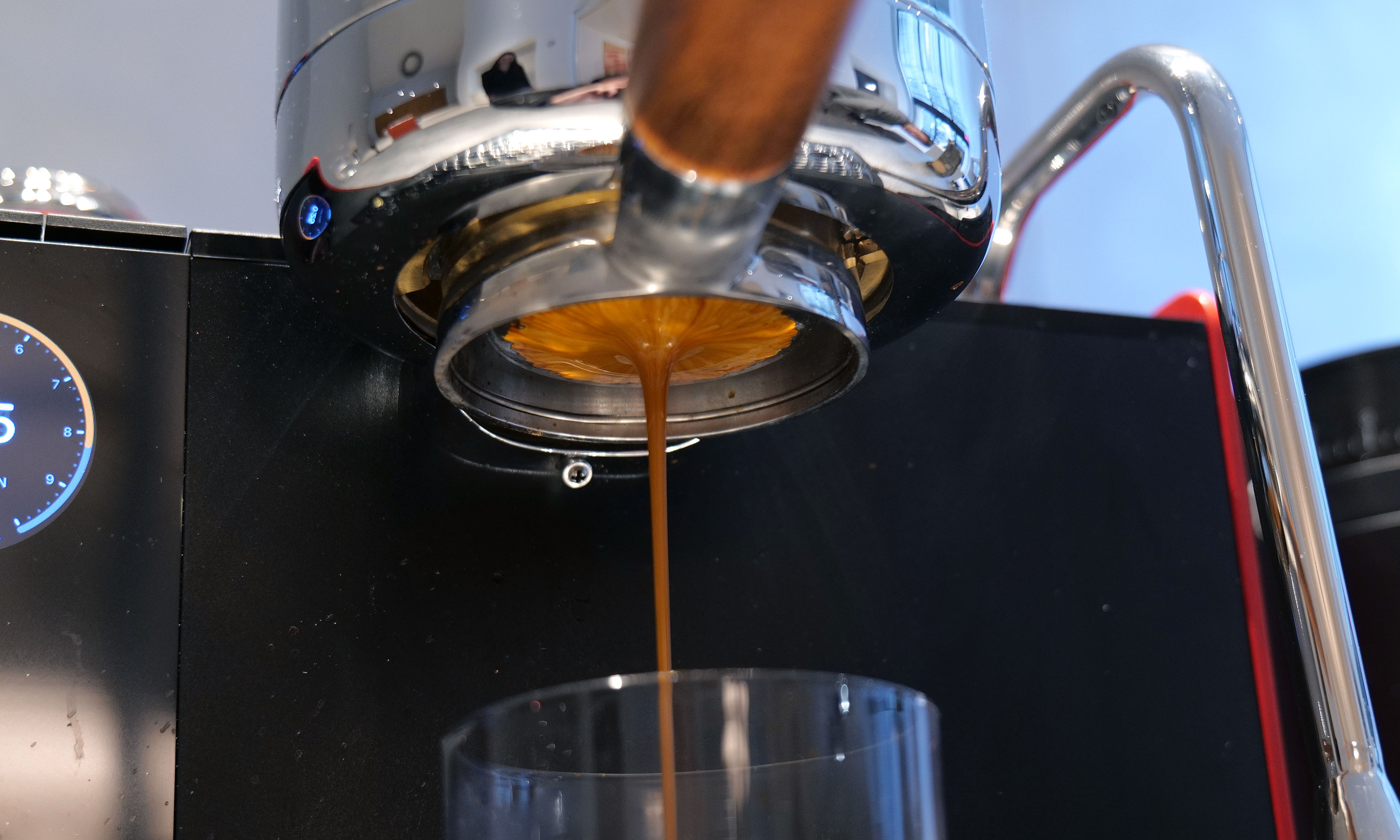 The Fellow Espresso Series 1 naturally comes with an included portafilter. 