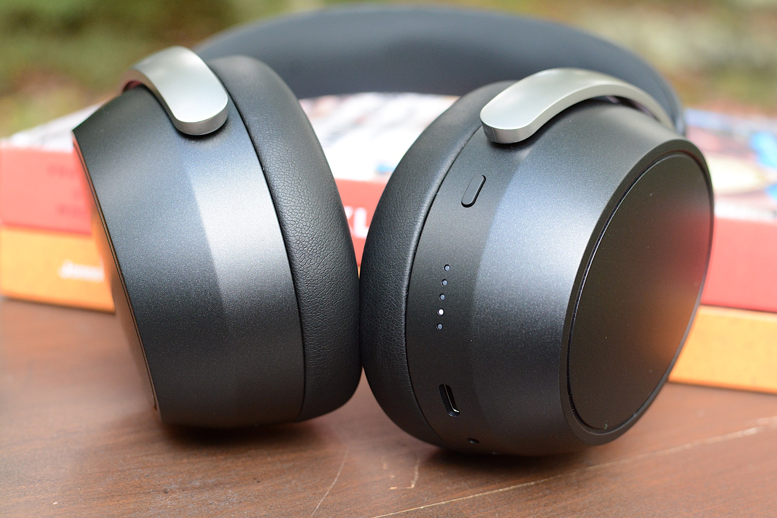 There's only one button on the HDB 630.