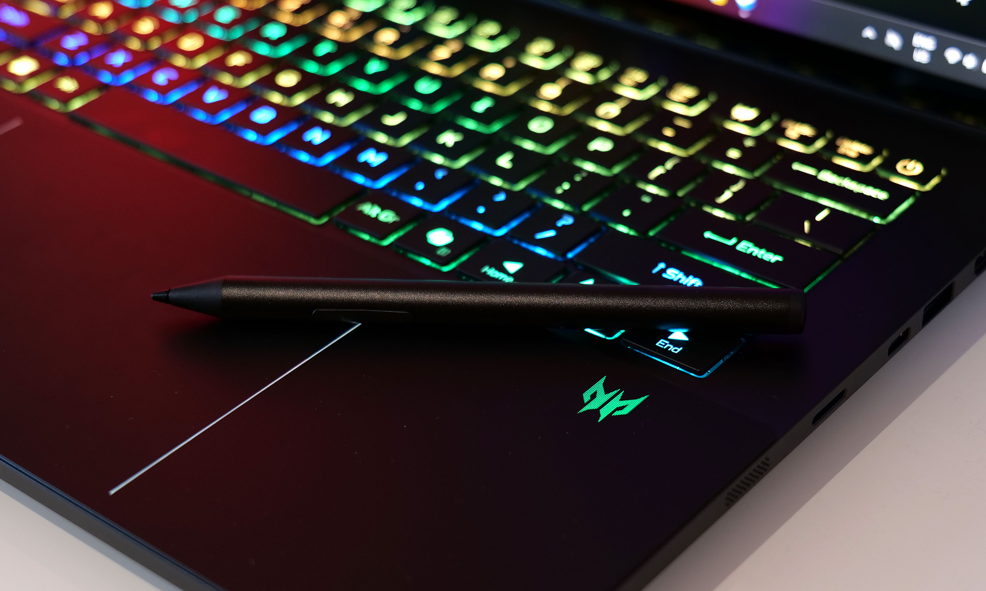 Not only does the Predator Triton 14 AI's touchpad feature stylus support, Acer included an active pen in the box, so you won't need to buy one separately. 