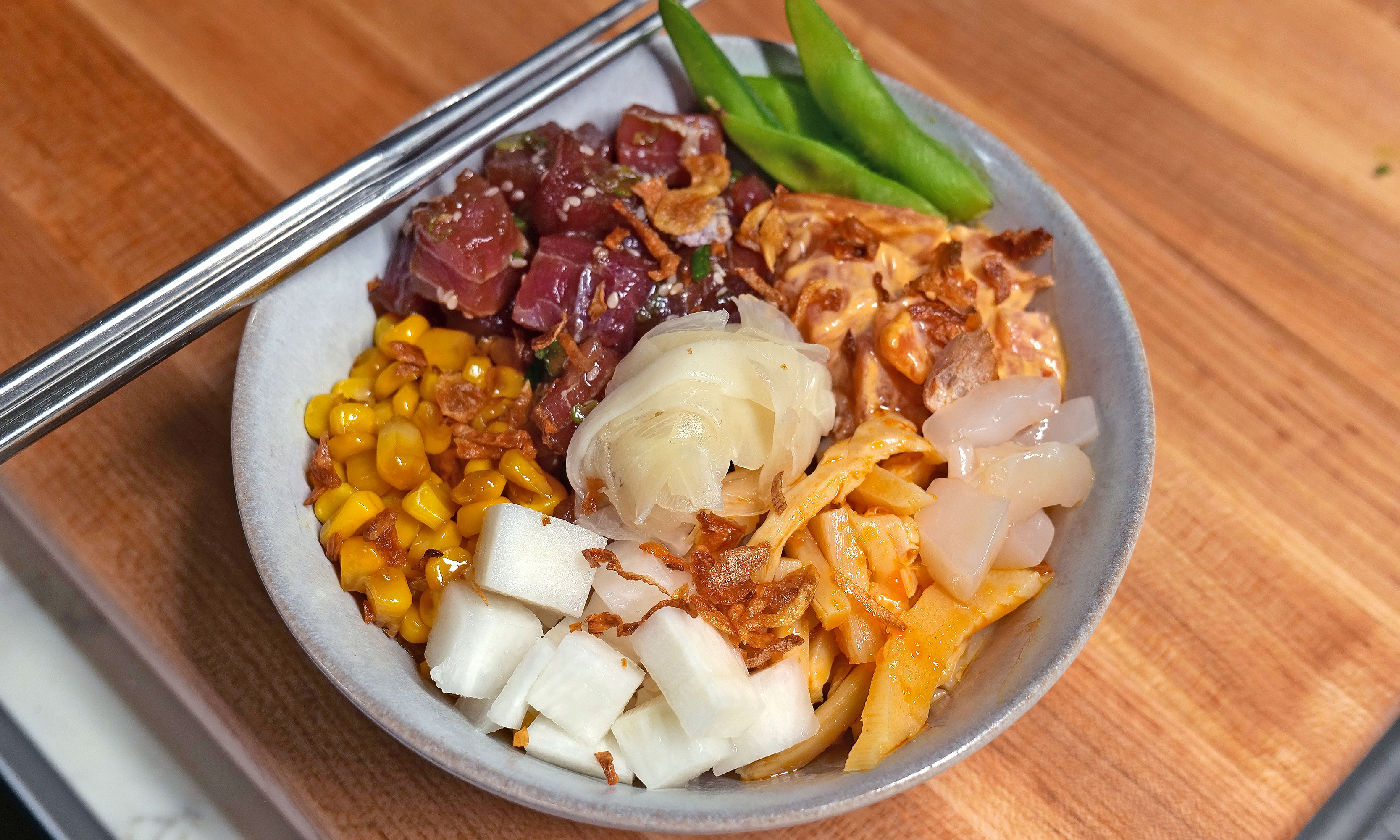 Sushi-grade tuna is another food that really shows off how the C-200's increased sharpness is better at preserving the delicate texture of the fish. 